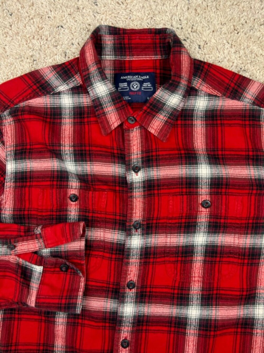 American Eagle Flannel Button Up Men’s Large Long Sleeve Prep Fit Red Plaid